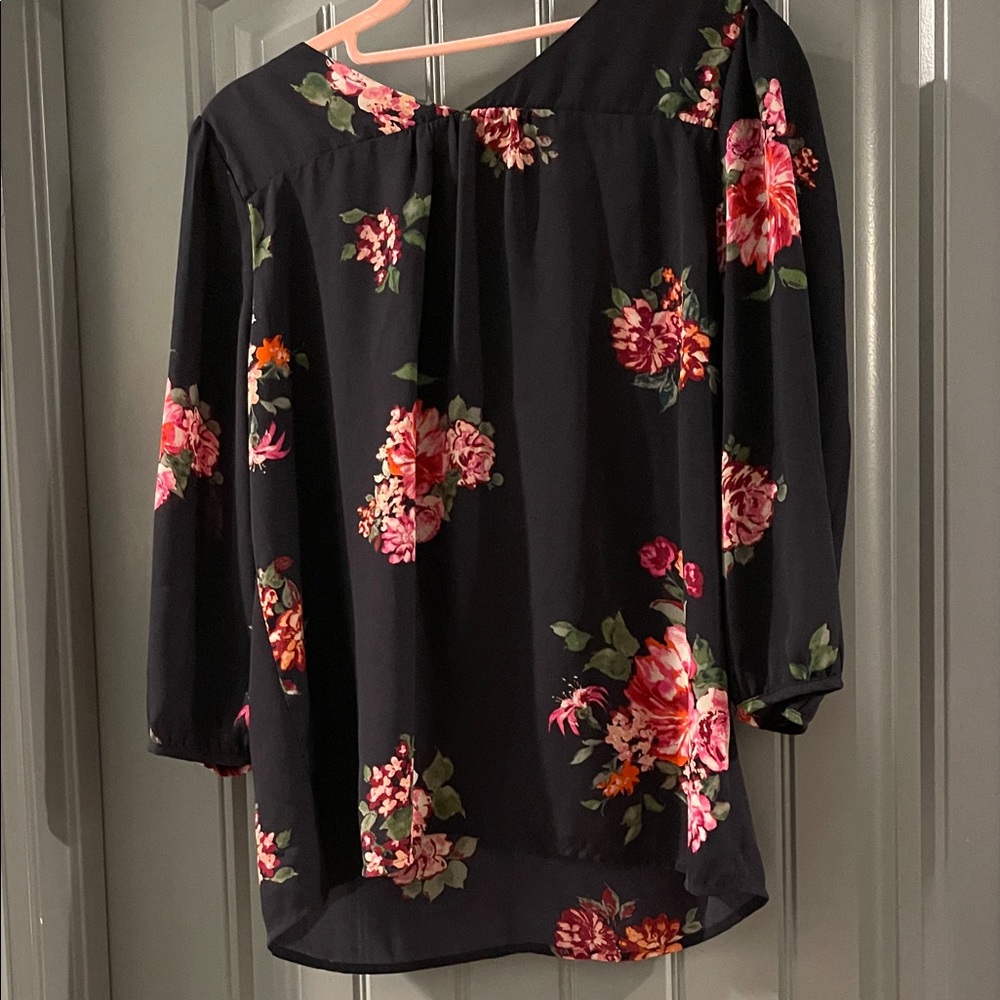 Skies Are Blue Black Floral Blouse - Picture 6 of 6
